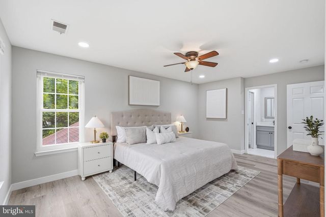 10166 YORKTOWN WAY, Great Falls, VA 22066