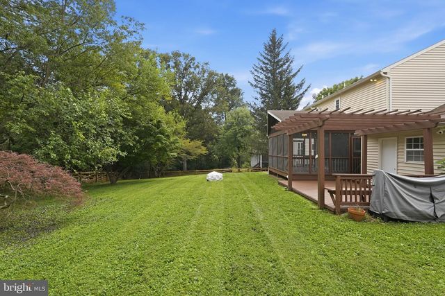 10166 YORKTOWN WAY, Great Falls, VA 22066
