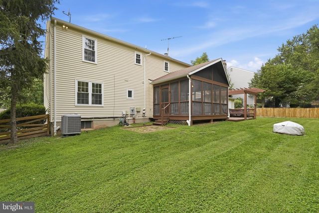 10166 YORKTOWN WAY, Great Falls, VA 22066