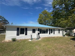 410 W 6th Avenue, Raeford, NC 28376