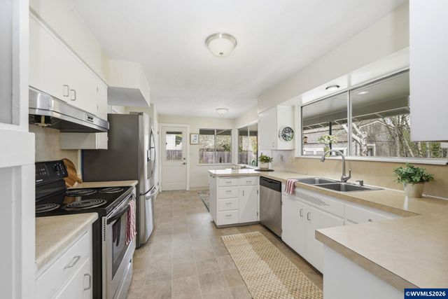 815 NW Merrie Dr, Corvallis, OR 97330