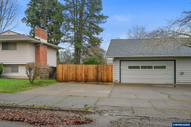 815 NW Merrie Dr, Corvallis, OR 97330