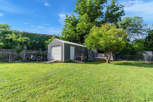 1009 Crepe Myrtle DR, San Marcos, TX 78666