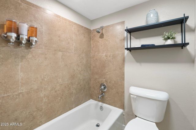 8570 E INDIAN SCHOOL Road D, Scottsdale, AZ 85251