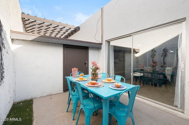 8570 E INDIAN SCHOOL Road D, Scottsdale, AZ 85251