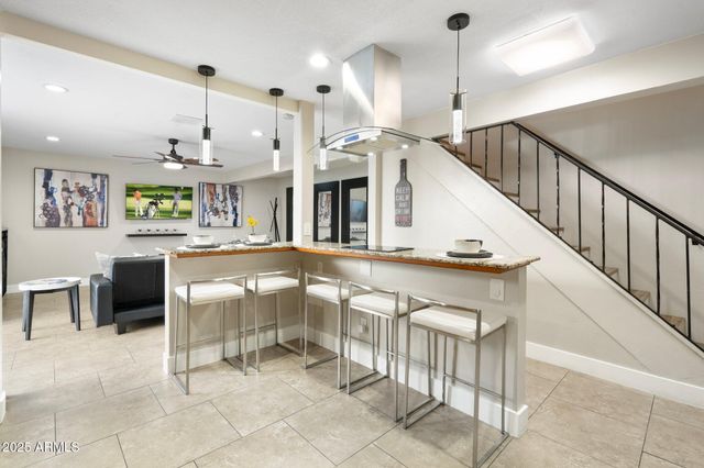 8570 E INDIAN SCHOOL Road D, Scottsdale, AZ 85251