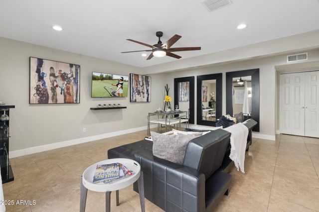 8570 E INDIAN SCHOOL Road D, Scottsdale, AZ 85251