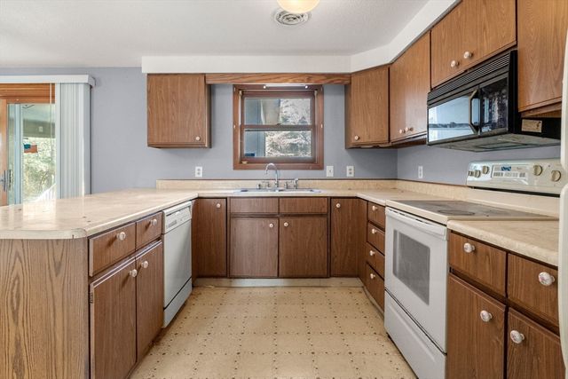 71 Richardson Ave, Norton, MA 02766