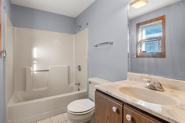 71 Richardson Ave, Norton, MA 02766