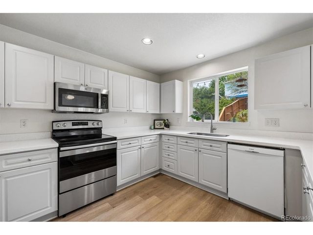 9659 Queenscliffe Dr, Highlands Ranch, CO 80130