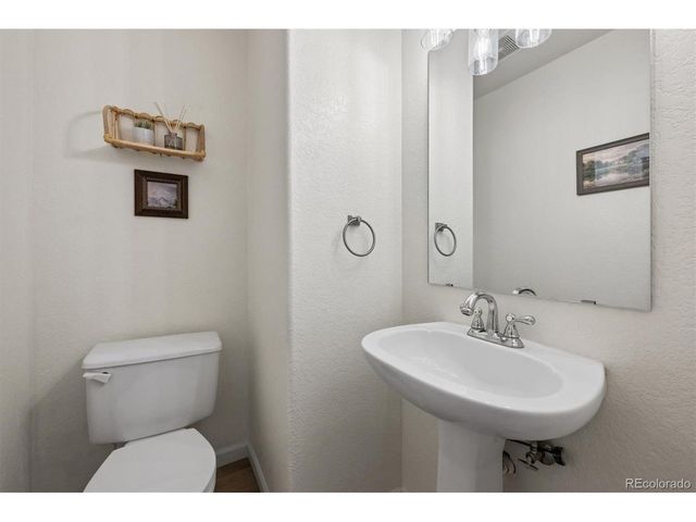9659 Queenscliffe Dr, Highlands Ranch, CO 80130