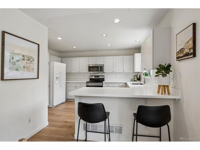 9659 Queenscliffe Dr, Highlands Ranch, CO 80130