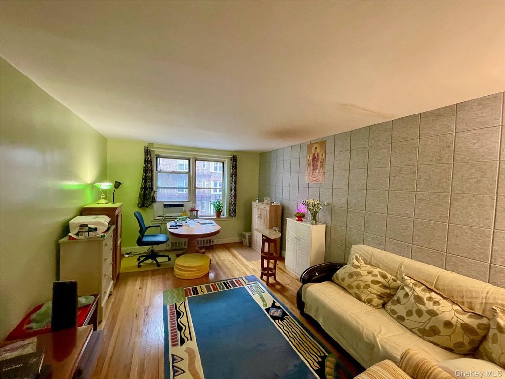 134-33 Blossom Ave 3B, Flushing, NY 11355 — photo 3