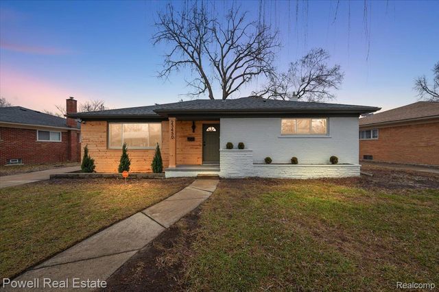 23450 Wildwood Street, Oak Park, MI 48237