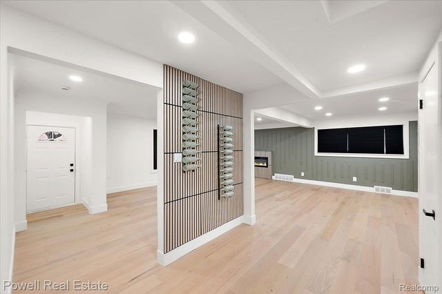 23450 Wildwood Street, Oak Park, MI 48237