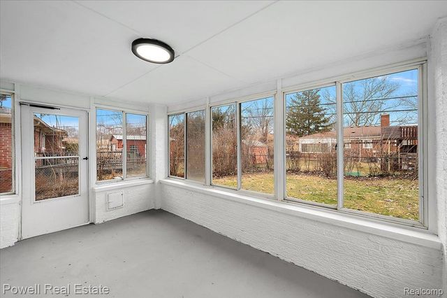 23450 Wildwood Street, Oak Park, MI 48237