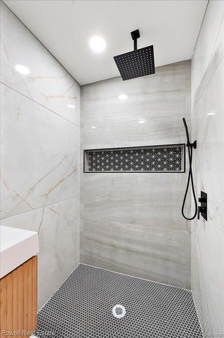 23450 Wildwood Street, Oak Park, MI 48237