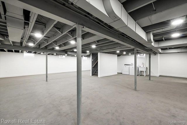 23450 Wildwood Street, Oak Park, MI 48237