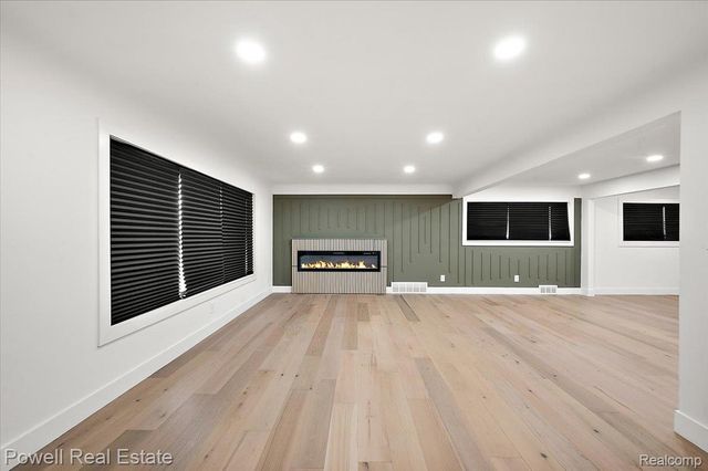 23450 Wildwood Street, Oak Park, MI 48237