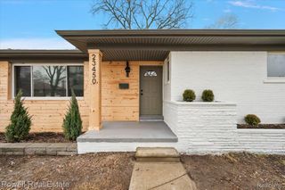 23450 Wildwood Street, Oak Park, MI 48237