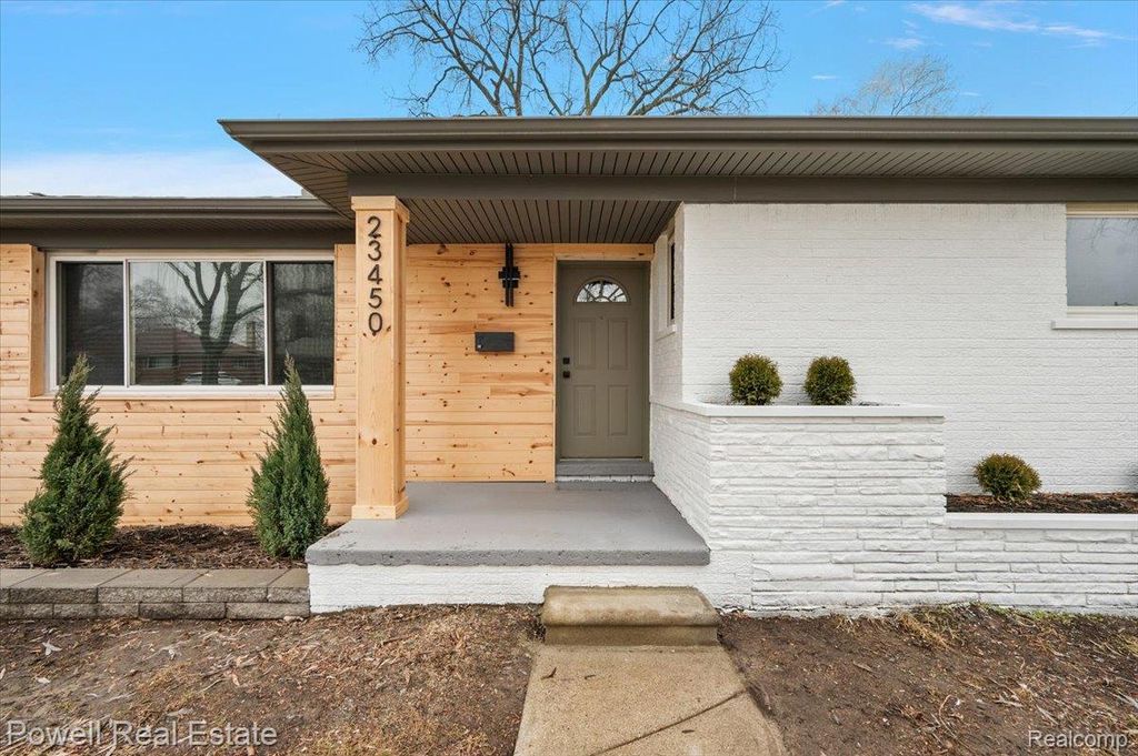 23450 Wildwood Street, Oak Park, MI 48237