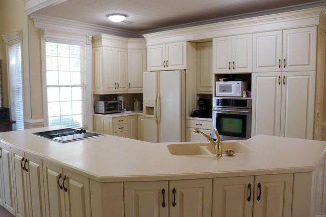 2121 Lakewood Drive, Piggott, AR 72454