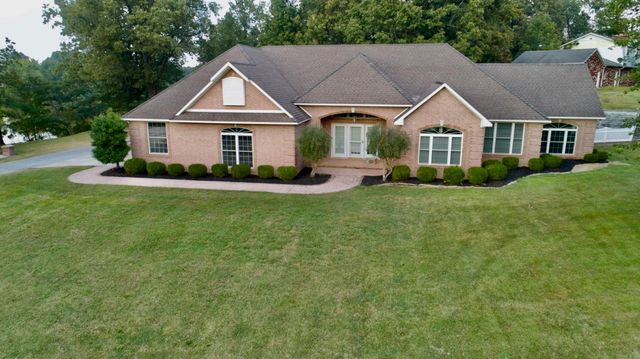 2121 Lakewood Drive, Piggott, AR 72454