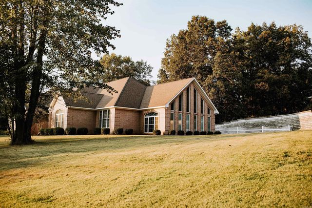 2121 Lakewood Drive, Piggott, AR 72454