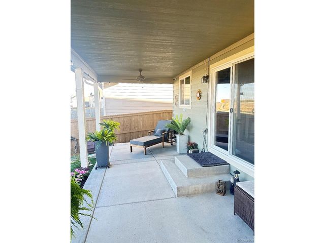 48 Chipeta Way, Lochbuie, CO 80603