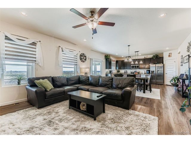 48 Chipeta Way, Lochbuie, CO 80603