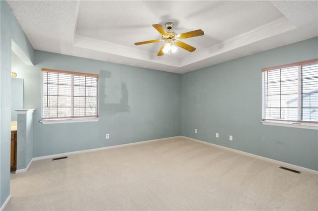 410 SW 24Th Street, Oak Grove, MO 64075