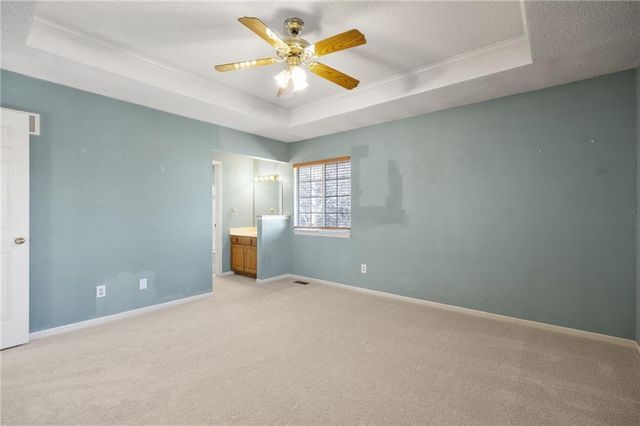 410 SW 24Th Street, Oak Grove, MO 64075