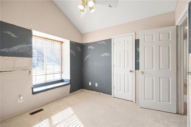 410 SW 24Th Street, Oak Grove, MO 64075
