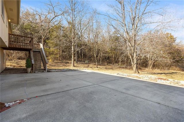 410 SW 24Th Street, Oak Grove, MO 64075