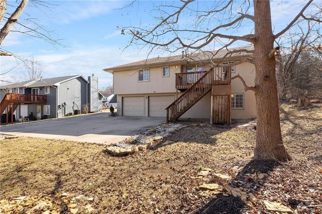 410 SW 24Th Street, Oak Grove, MO 64075