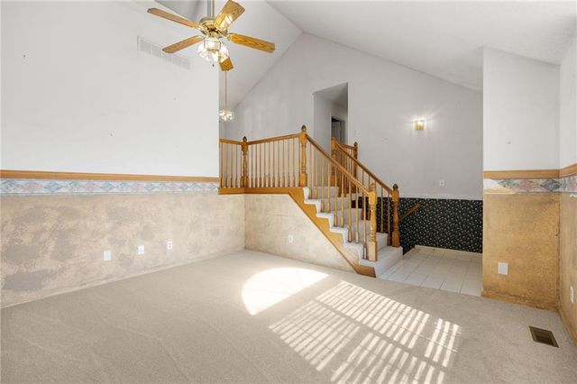 410 SW 24Th Street, Oak Grove, MO 64075