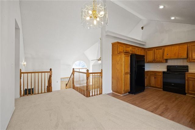410 SW 24Th Street, Oak Grove, MO 64075