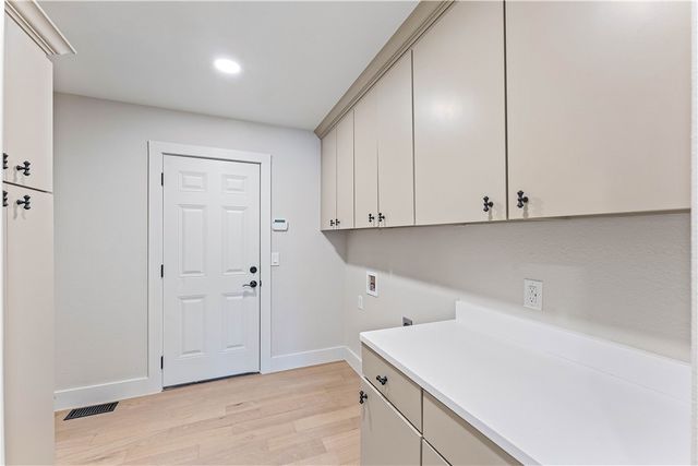 1 Barrow Circle, Bella Vista, AR 72715