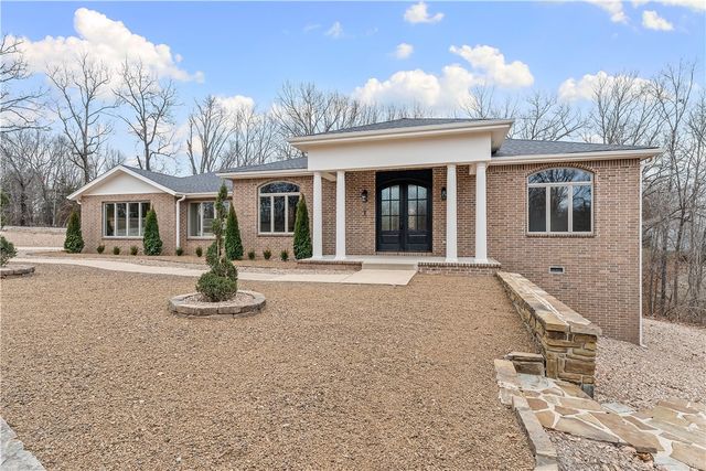 1 Barrow Circle, Bella Vista, AR 72715