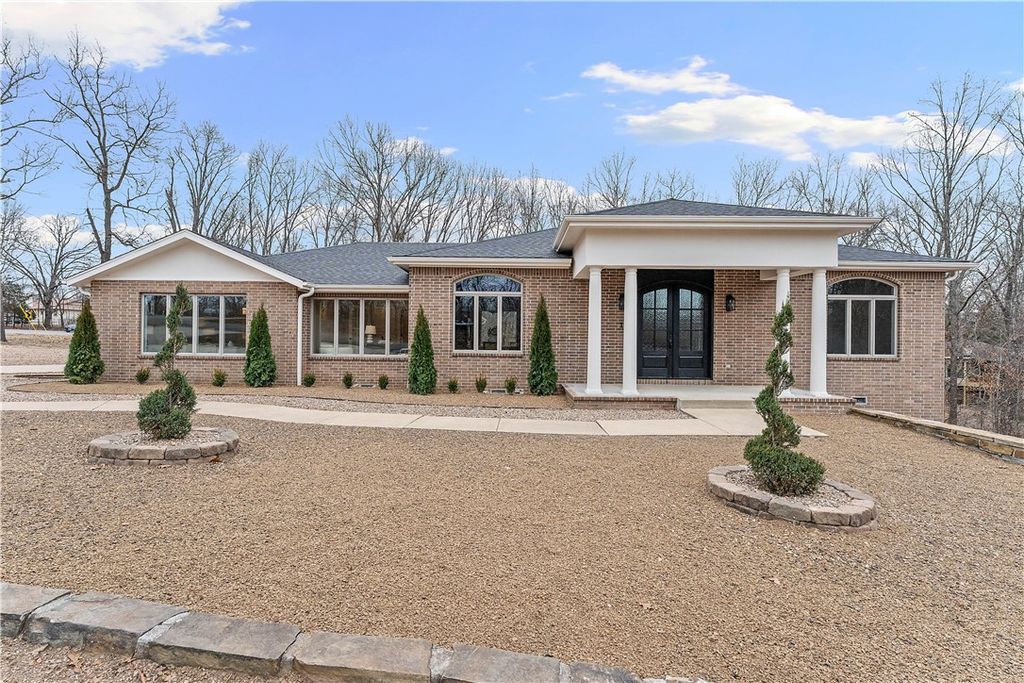 1 Barrow Circle, Bella Vista, AR 72715