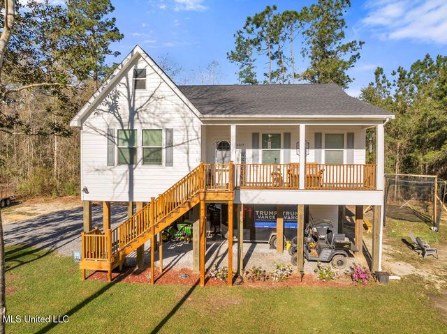 6015 Choctaw Place, Kiln, MS 39556