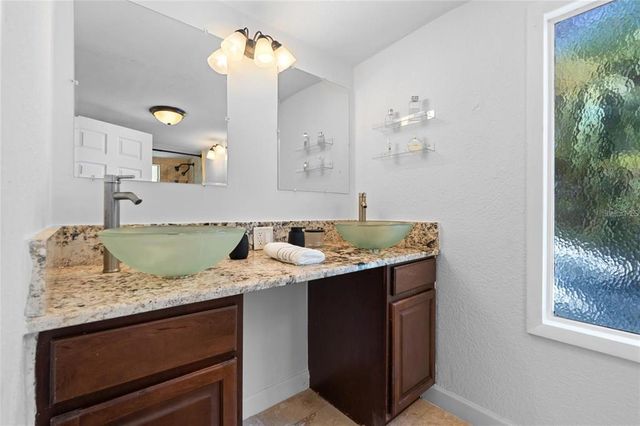 1713 10TH AVENUE W, Bradenton, FL 34205