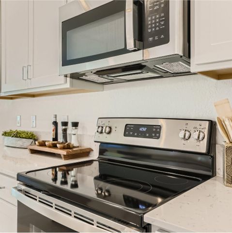 305 SE Crossoak Lane, Port St Lucie, FL 34984