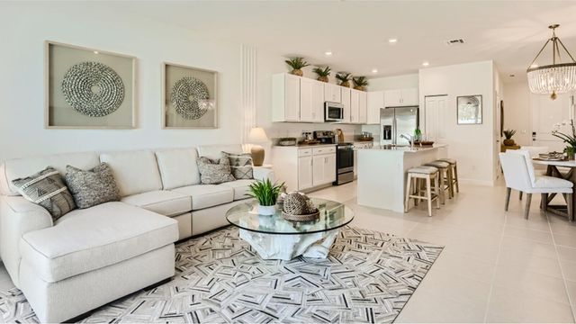 305 SE Crossoak Lane, Port St Lucie, FL 34984