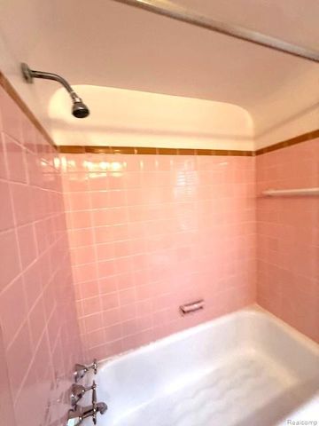 414 Moross Road, Grosse Pointe Farms, MI 48236
