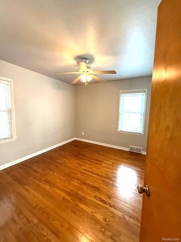 414 Moross Road, Grosse Pointe Farms, MI 48236