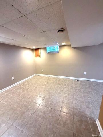 414 Moross Road, Grosse Pointe Farms, MI 48236