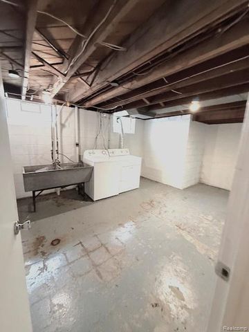414 Moross Road, Grosse Pointe Farms, MI 48236