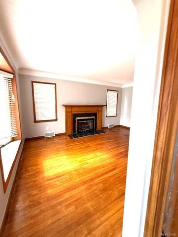 414 Moross Road, Grosse Pointe Farms, MI 48236