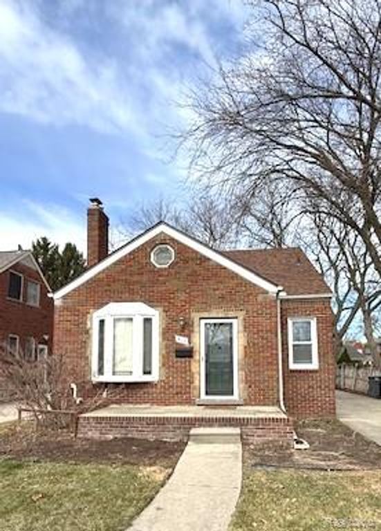 414 Moross Road, Grosse Pointe Farms, MI 48236
